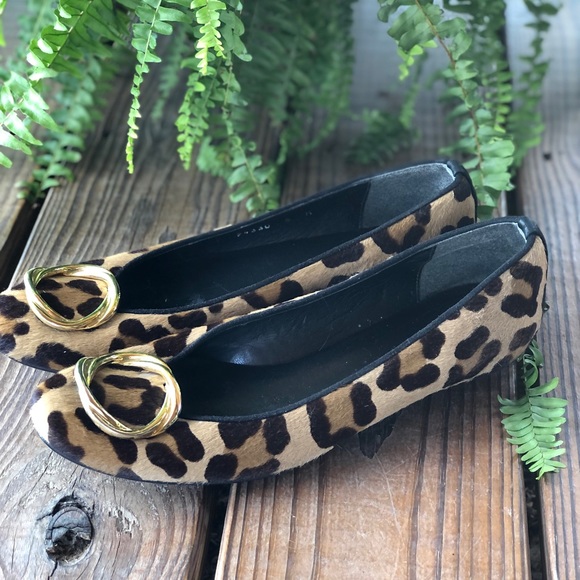 Stuart Weitzman Leopard Flats -8M - Picture 2 of 8